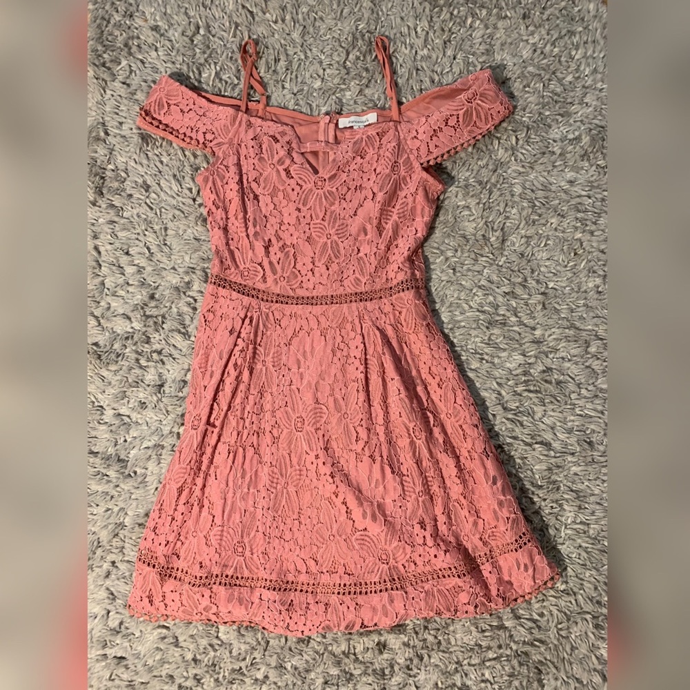 This is a beautiful dress for cheap👗